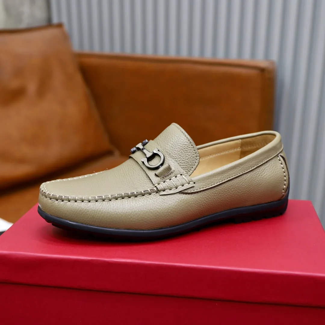 Men's shoes: 260🙅‍♂️🙅‍♂️🙅‍♂️Niuli Brand: Ferragamo Standard code: Men's code 38/44 (45 customized) Grade: Same as the official website Material: Original imported cowhide leather lining Original wear-resistant lightweight outsole Style category: Men's casual slip-on shoes Distinguished luxury brand elements top luxury Color: Actual picture color